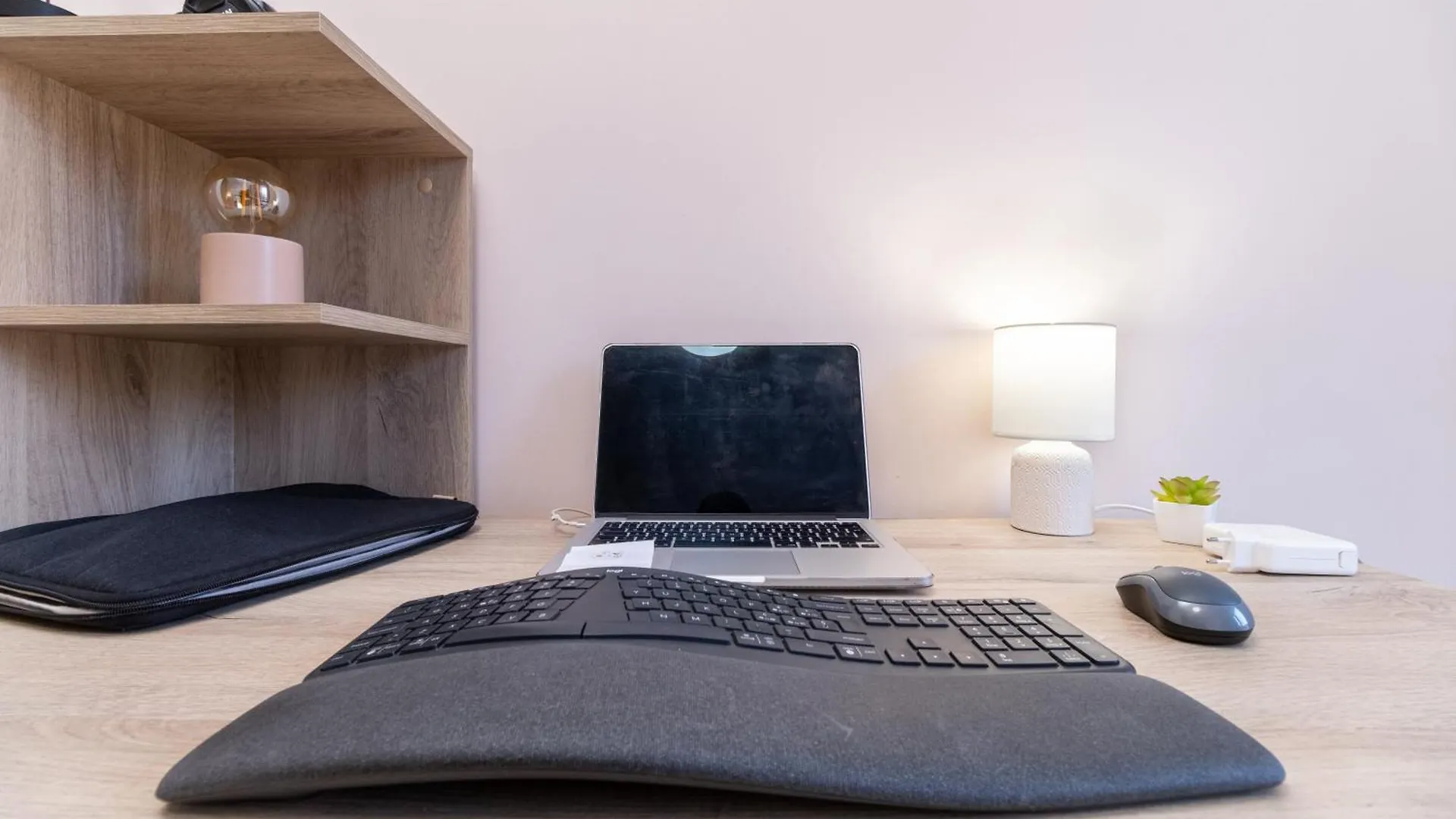 Comfortable 2Br Urban Getaway In City Center Filibe 0*,